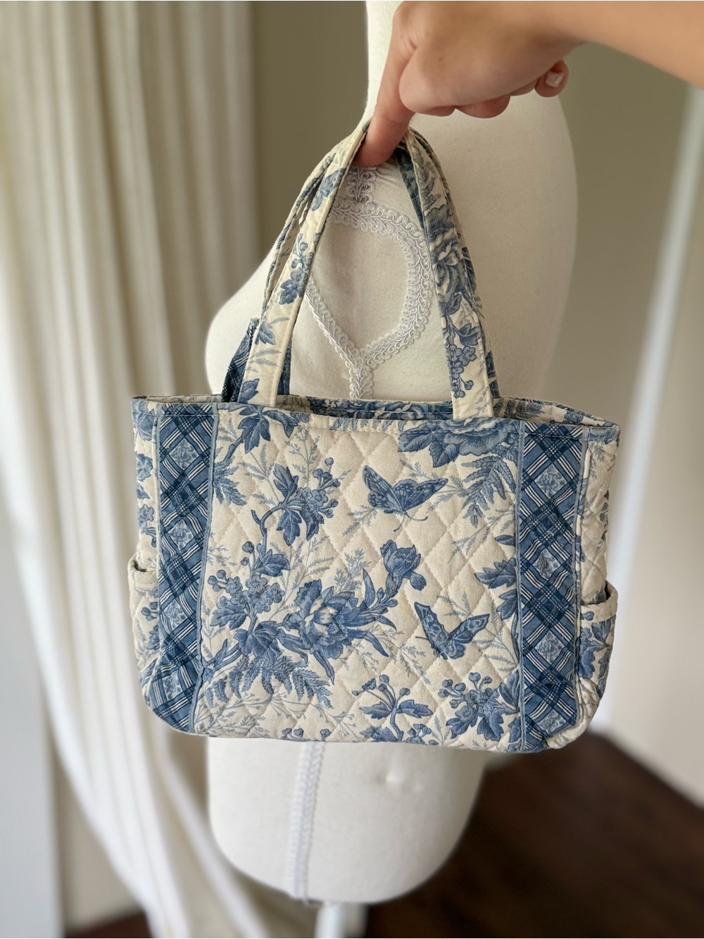 Rare Vintage Vera Bradley Tote Bag Blue Toile Pattern Quilted Cotton White - Picture 2 of 10